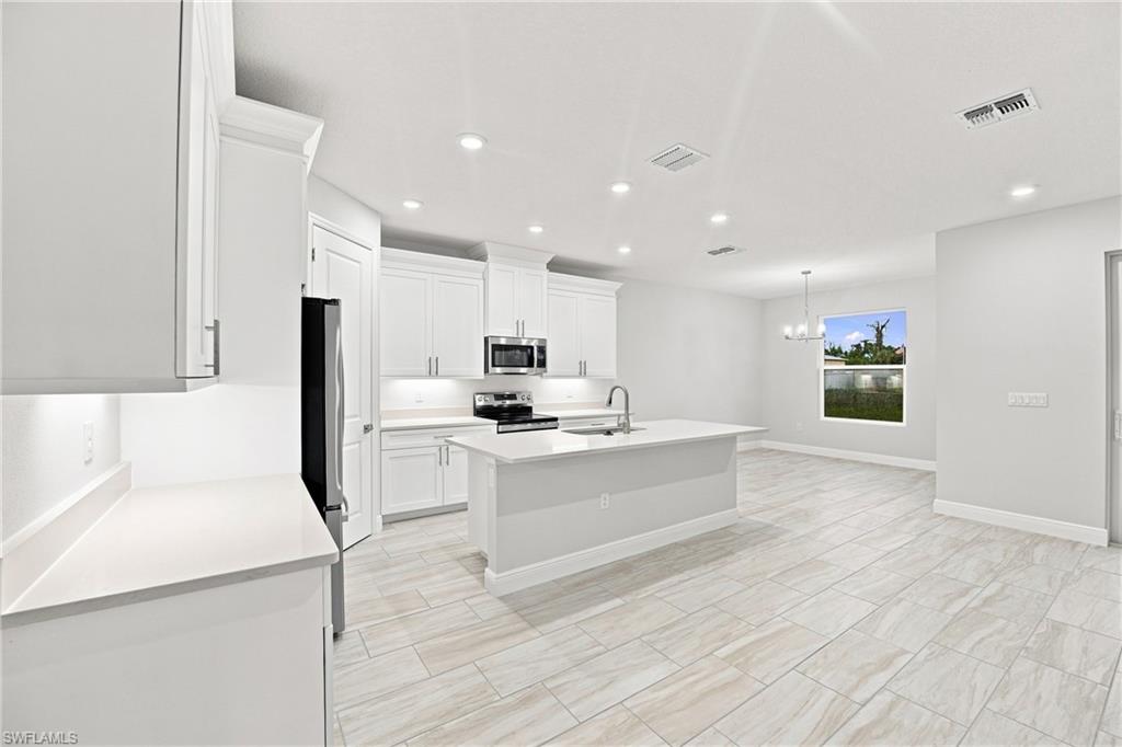 1835 Wheeling Ave Property Photo 4