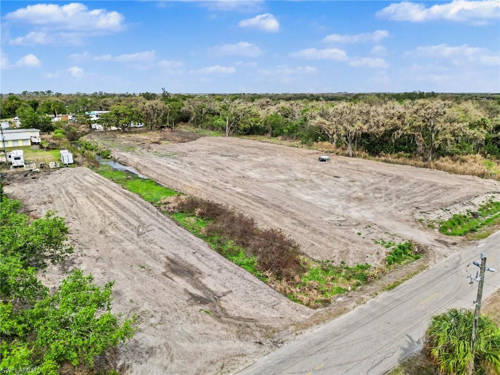 1097 Marshall Field Rd Property Photo 2