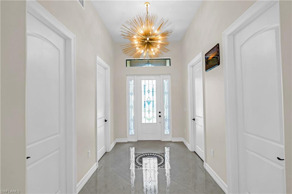 1105 James Ave Property Photo 6