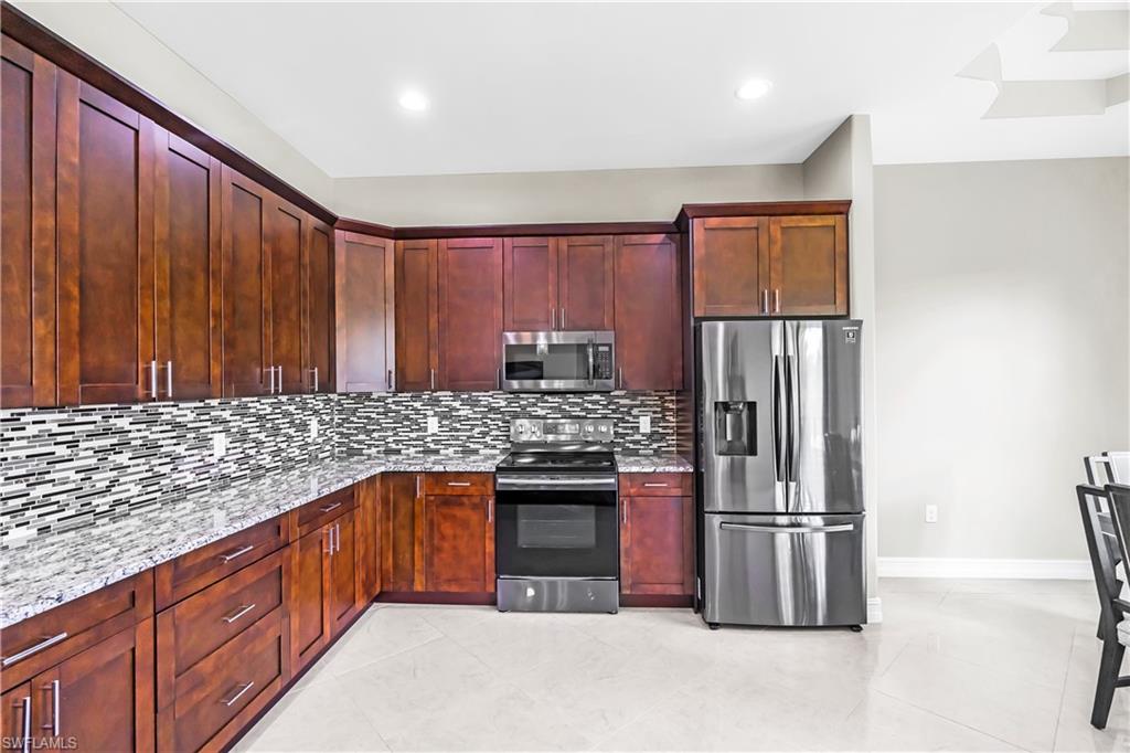 1105 James Ave Property Photo 18
