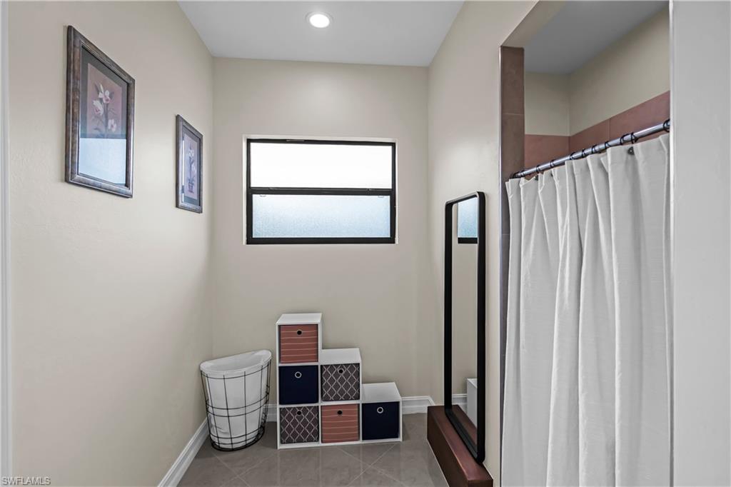 1105 James Ave Property Photo 41