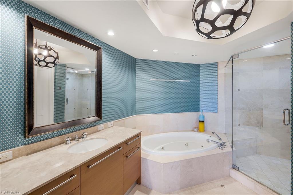 13675 Vanderbilt Dr 406 Property Photo 23