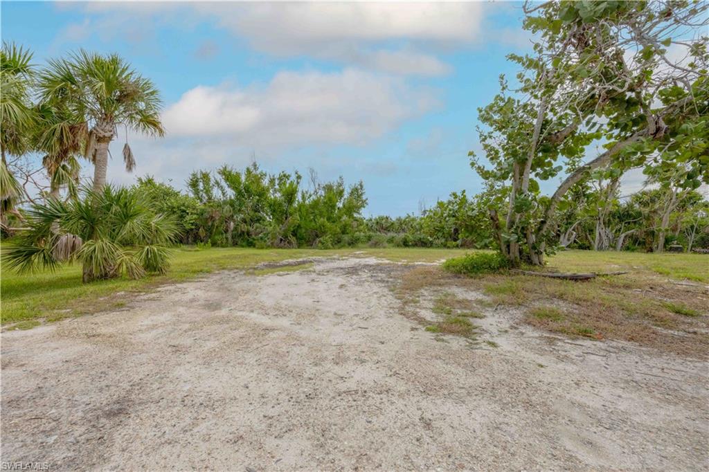 393 & 401 Raintree Pl Property Photo 10