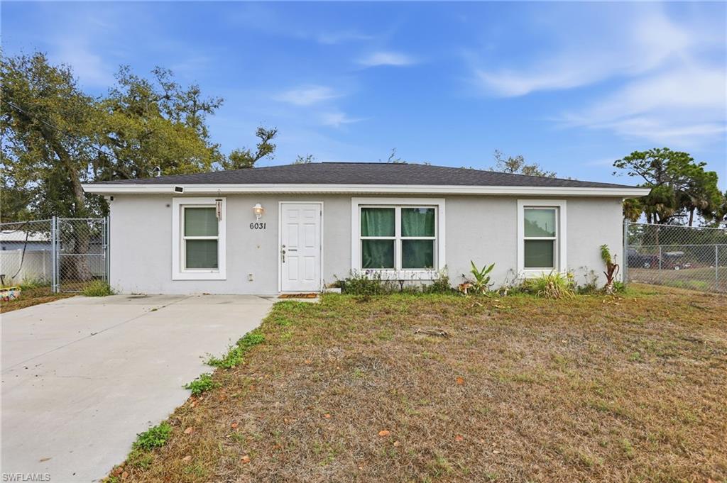 6031 N Moss CIR Property Photo 1