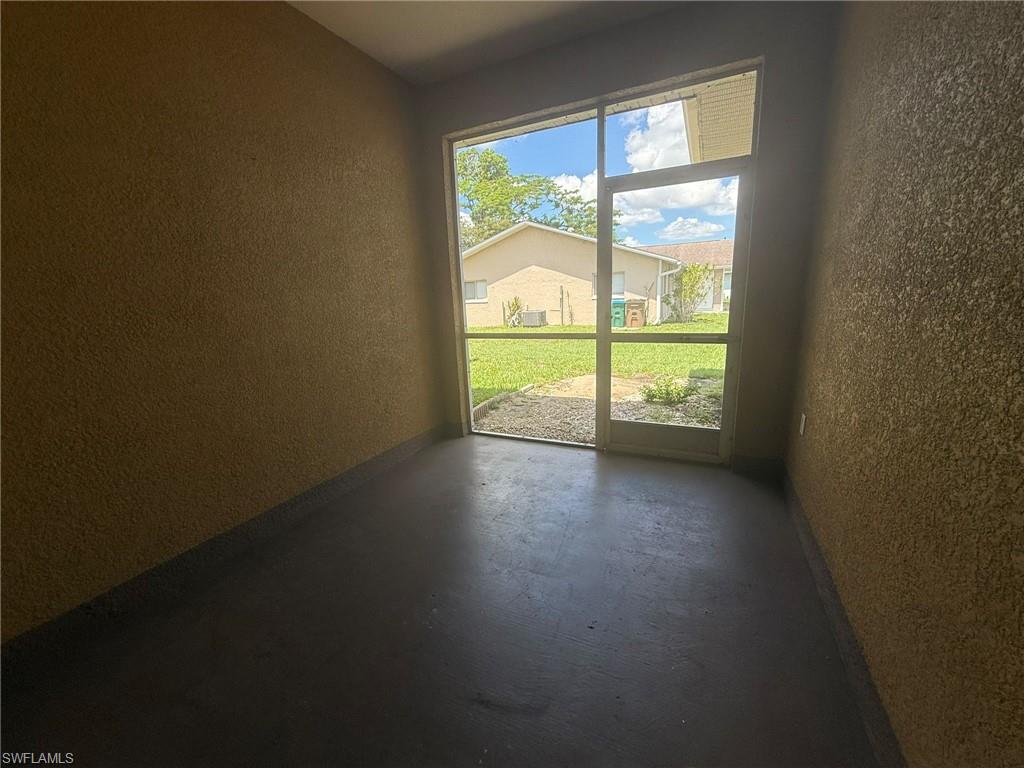 102 Cultural Park Blvd S Property Photo 17