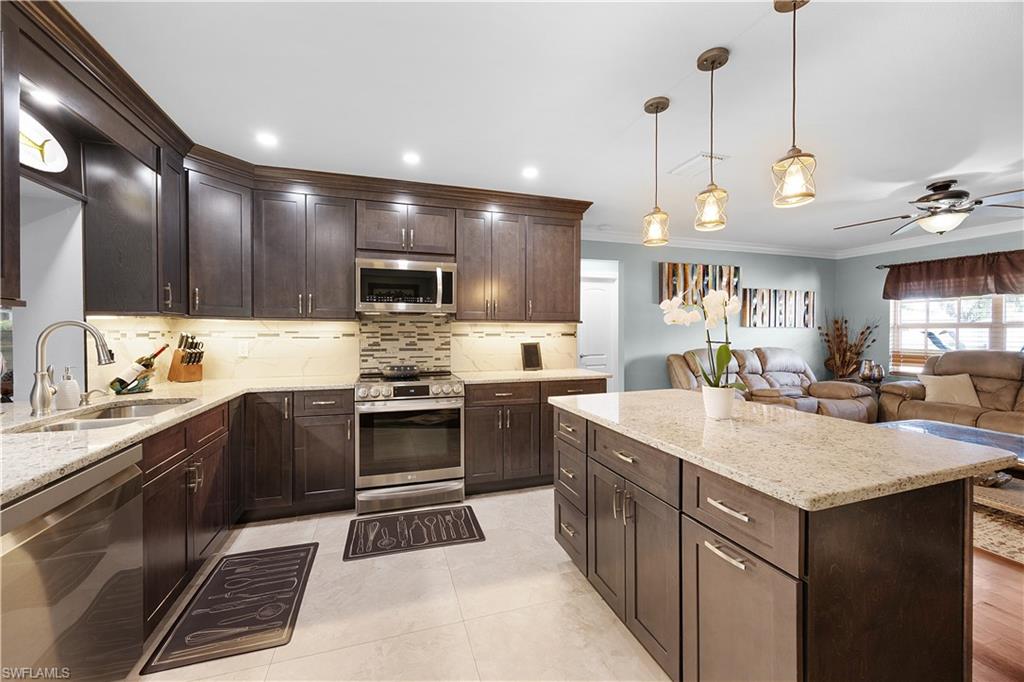 13438 Caribbean Blvd Property Photo 8