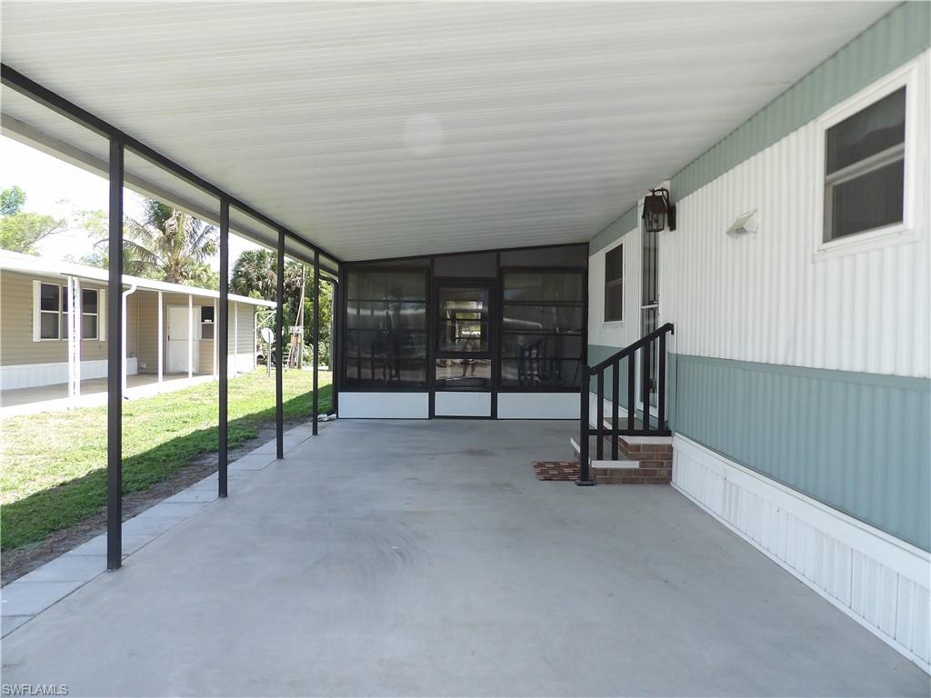 113 Lantern Ln Property Photo 2