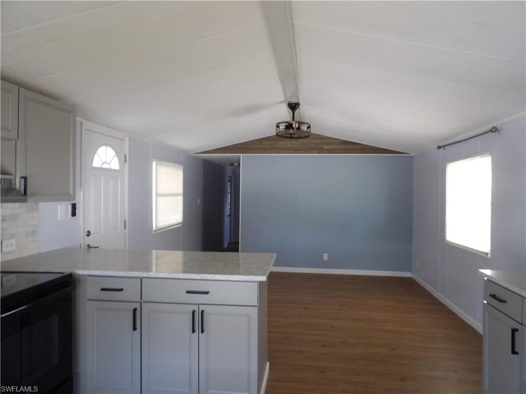 113 Lantern Ln Property Photo 9
