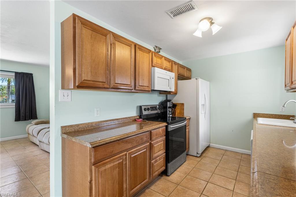 2803 W Cypress Ave Property Photo 11