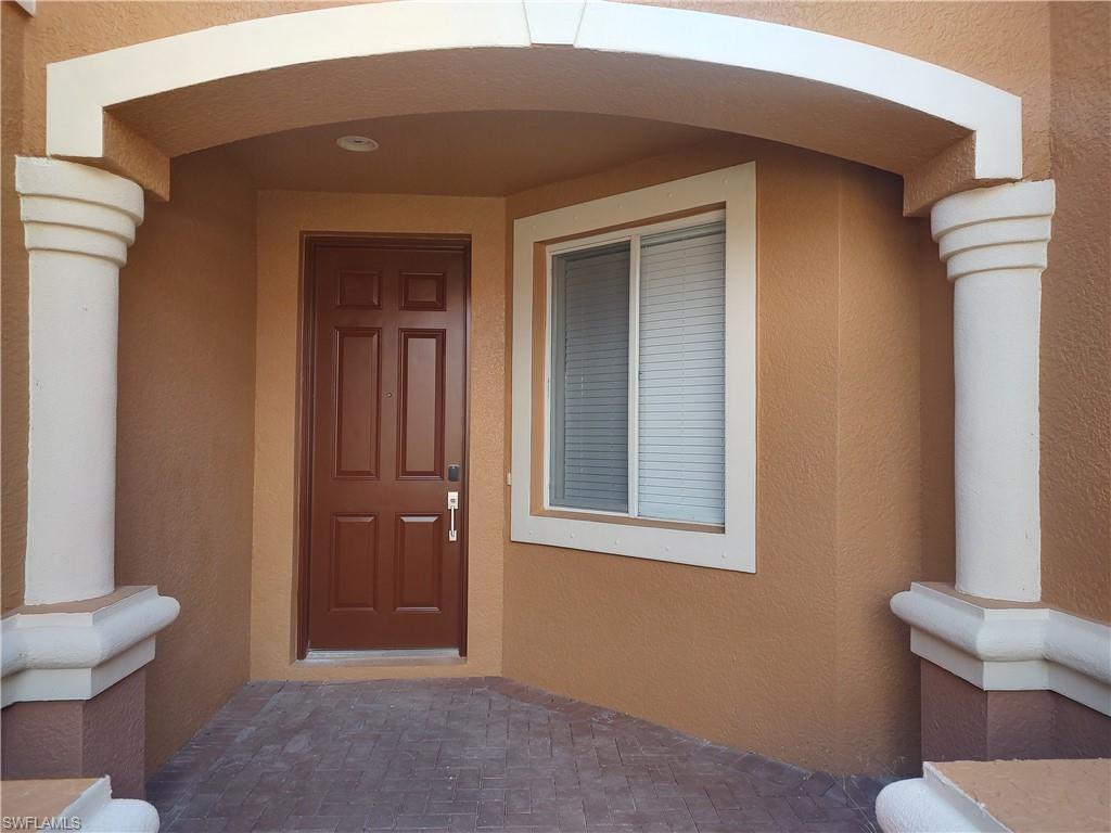 2434 Laurentina Ln Property Photo 3