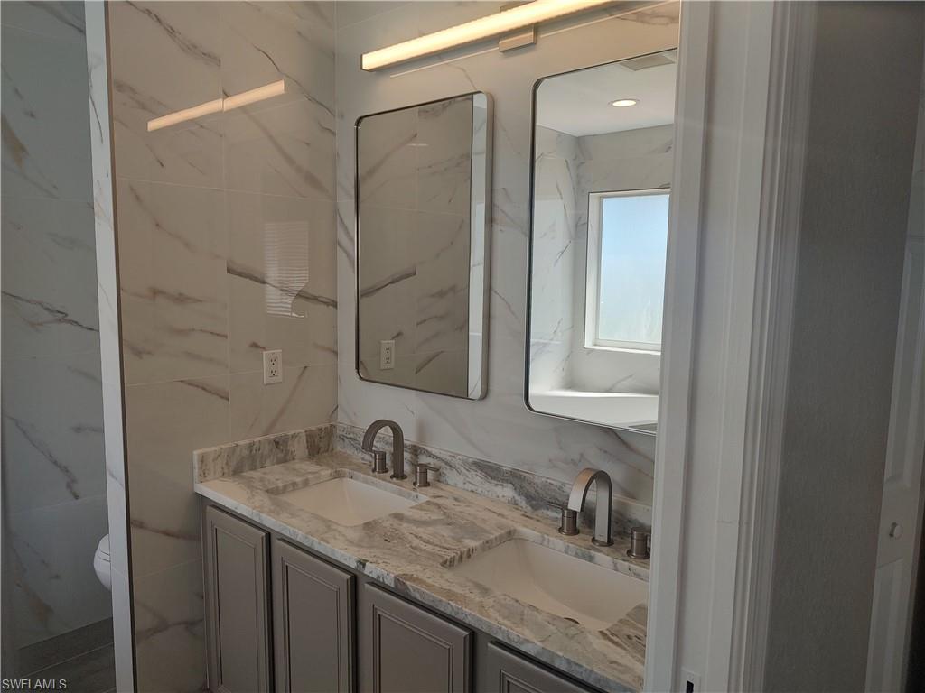 2434 Laurentina Ln Property Photo 10