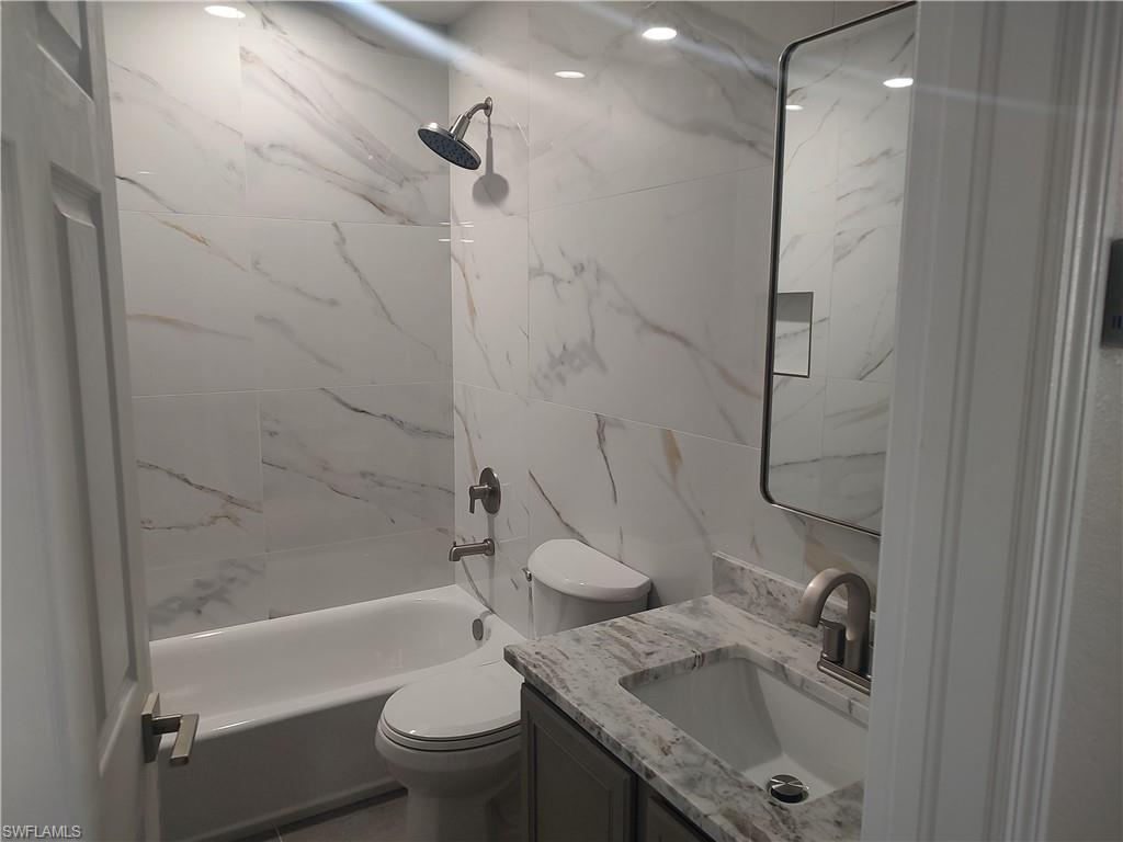 2434 Laurentina Ln Property Photo 14