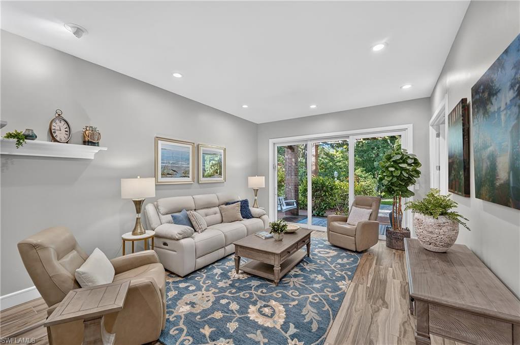 13672 Pine Villa Ln Property Photo 12