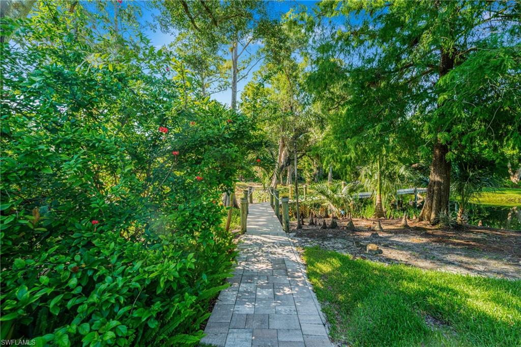 13672 Pine Villa Ln Property Photo 16