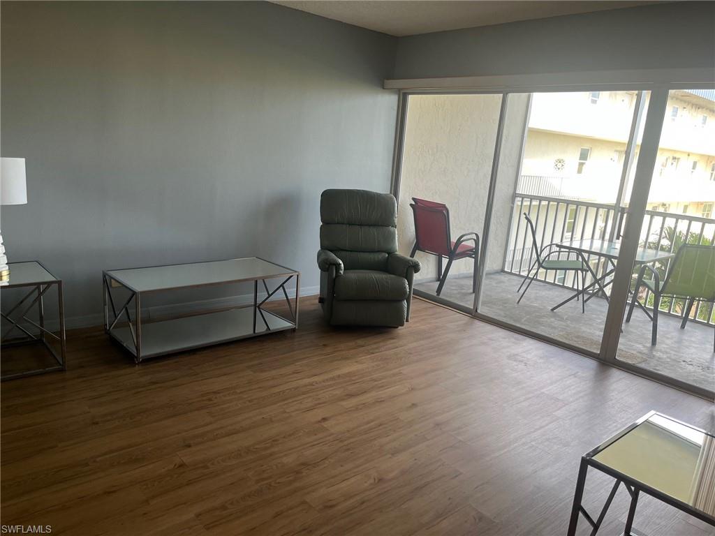 6220 Augusta Dr 301 Property Photo 7