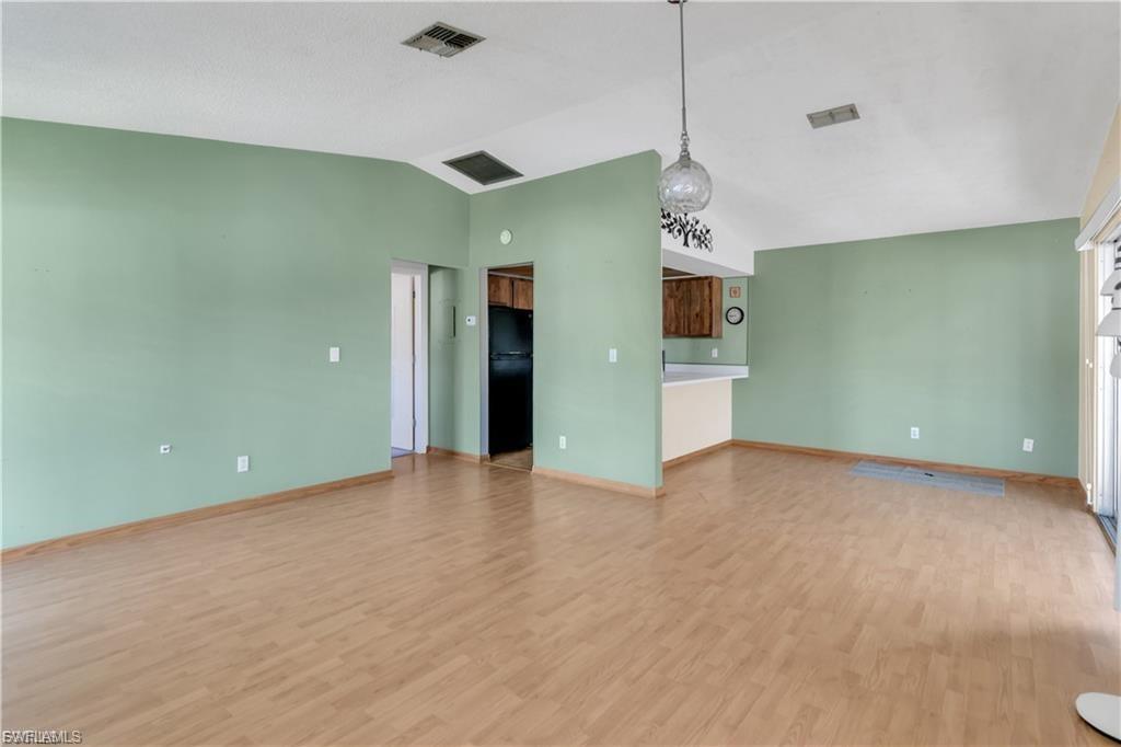 5761 Foxlake Dr F Property Photo 23