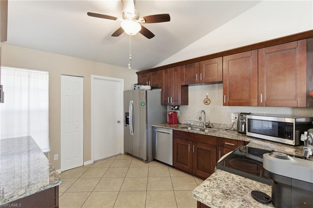 3706 Nw 1st Ter Property Photo 10