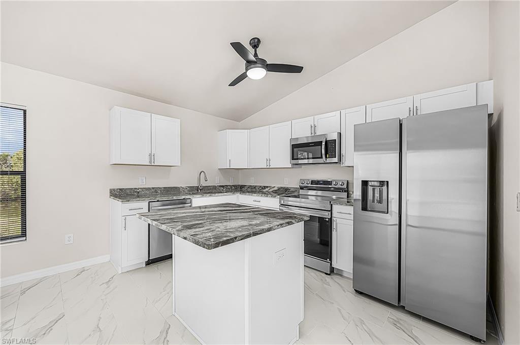 124 NE 15th TER Property Photo 1