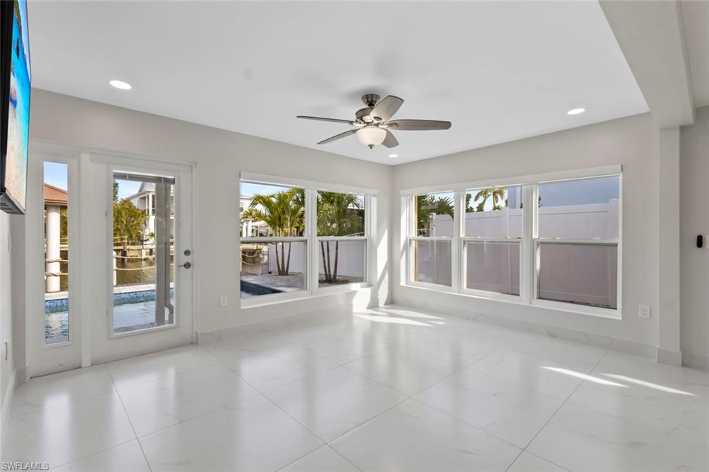 107 Albatross St Property Photo 16