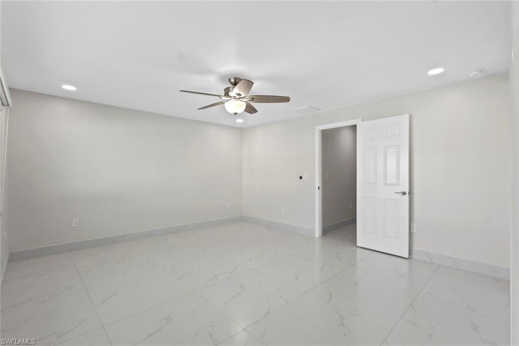 107 Albatross St Property Photo 17