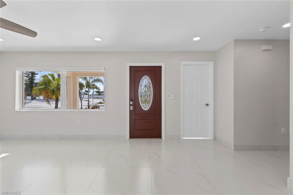 107 Albatross St Property Photo 25
