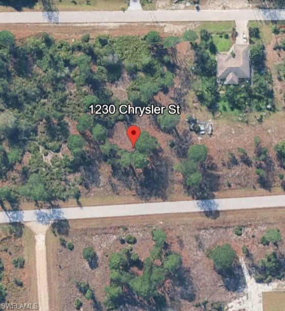 1230 Chrysler St Property Photo 3