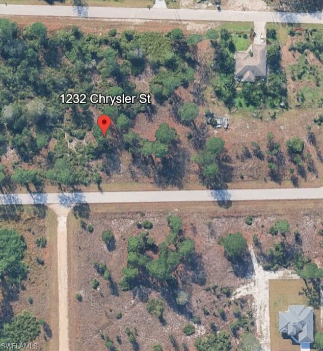 1232 Chrysler St Property Photo 3