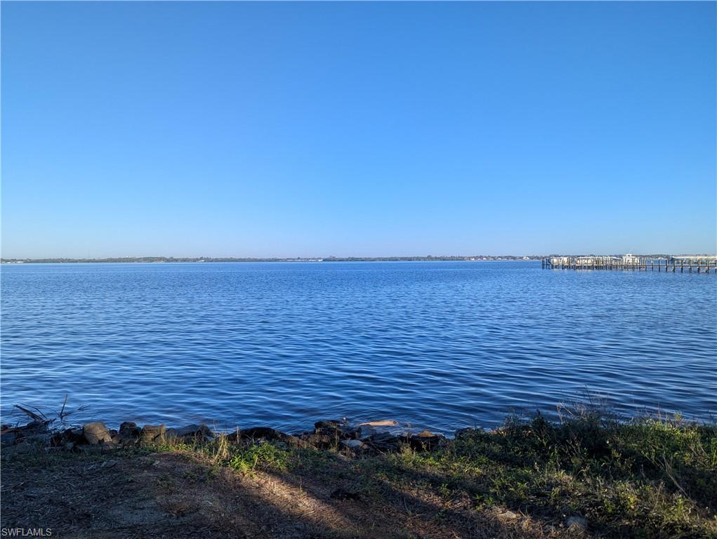 3541-3543 E Riverside Dr Property Photo 4