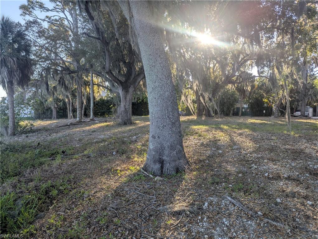 3541-3543 E Riverside Dr Property Photo 8