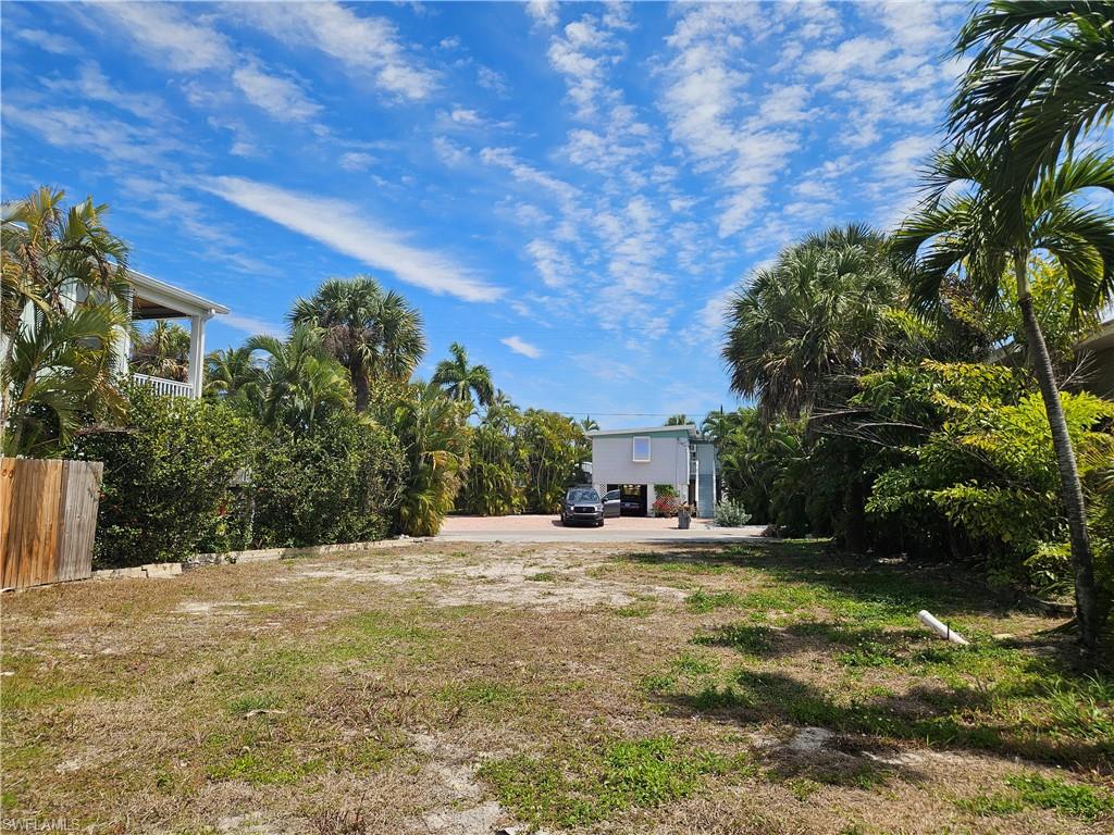 205 Miramar St Property Photo 3