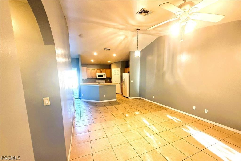 609/611 Hawthorne Ave S Property Photo 10