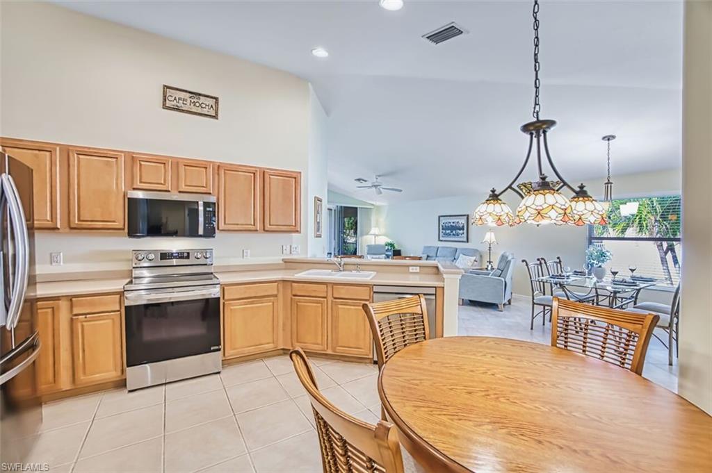 10135 Colonial Country Club Blvd 1202 Property Photo 10