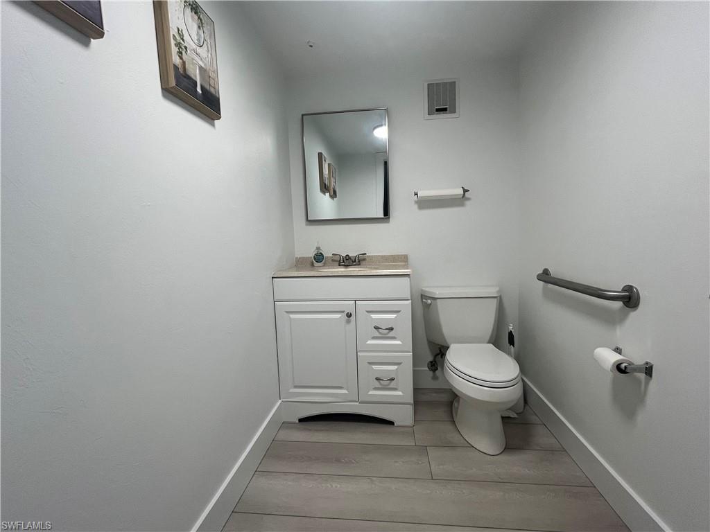 5057 Tamiami Trl E E4 Property Photo 14