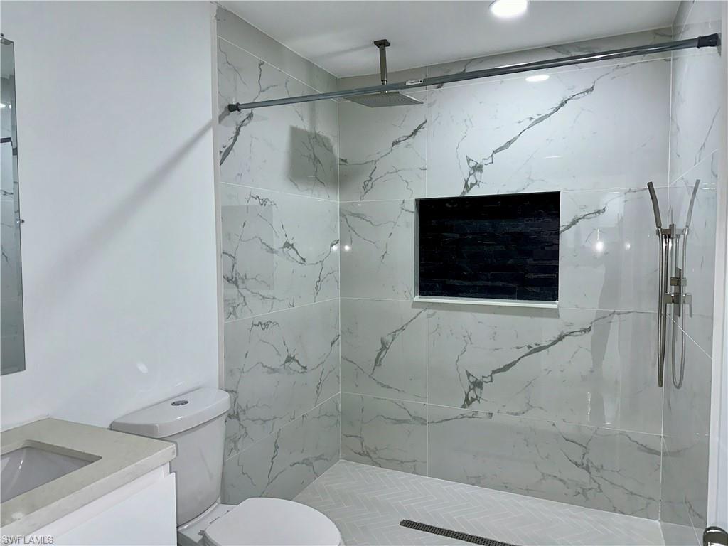 6187 Island Park Ct Property Photo 7