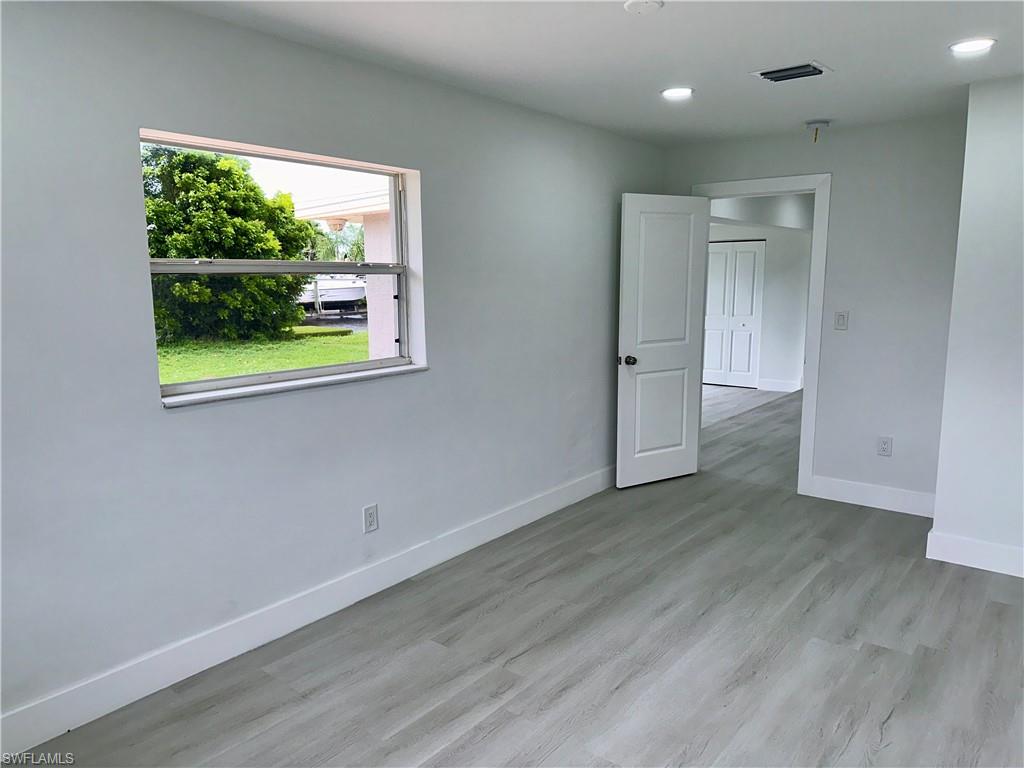6187 Island Park Ct Property Photo 10