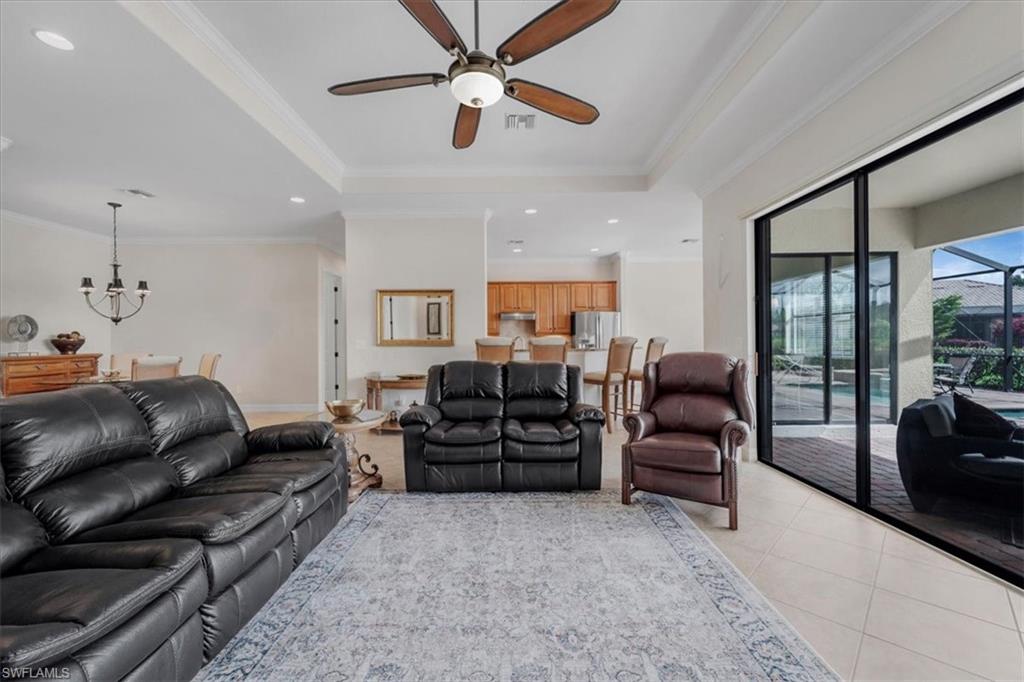 11015 Longwing Dr Property Photo 4
