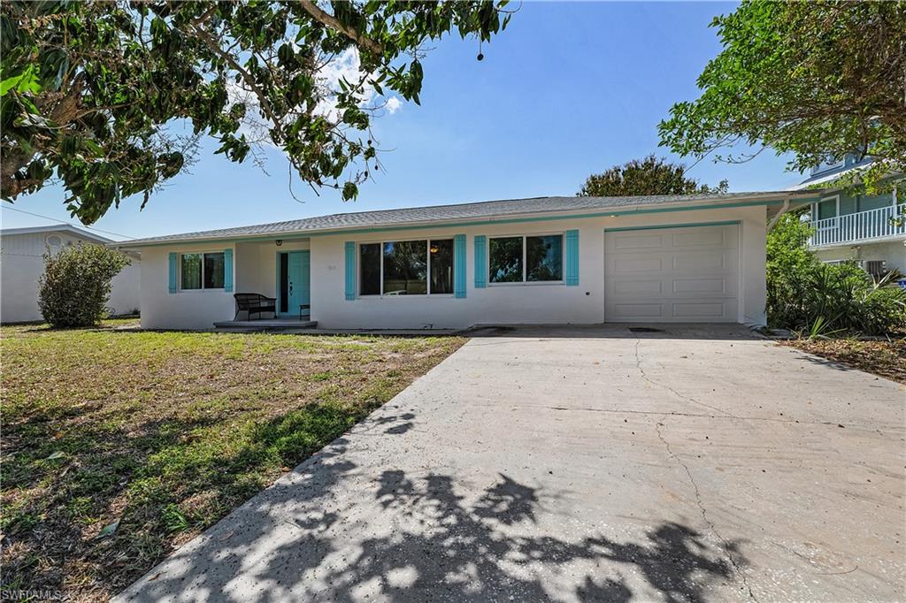 7815 Bocilla Ln Property Photo 2