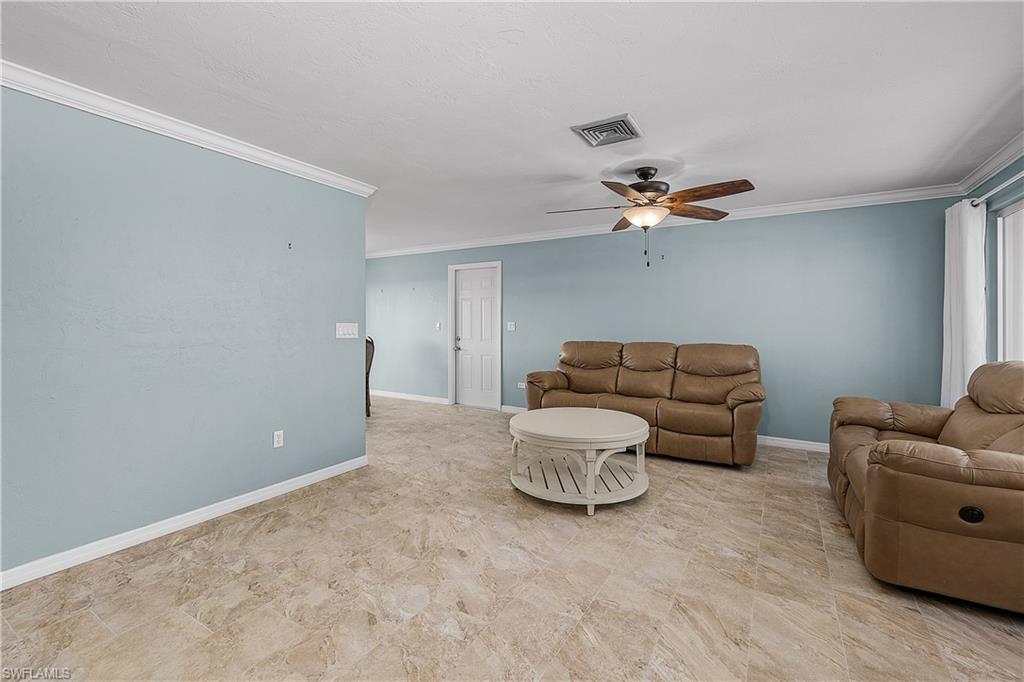 7815 Bocilla Ln Property Photo 6