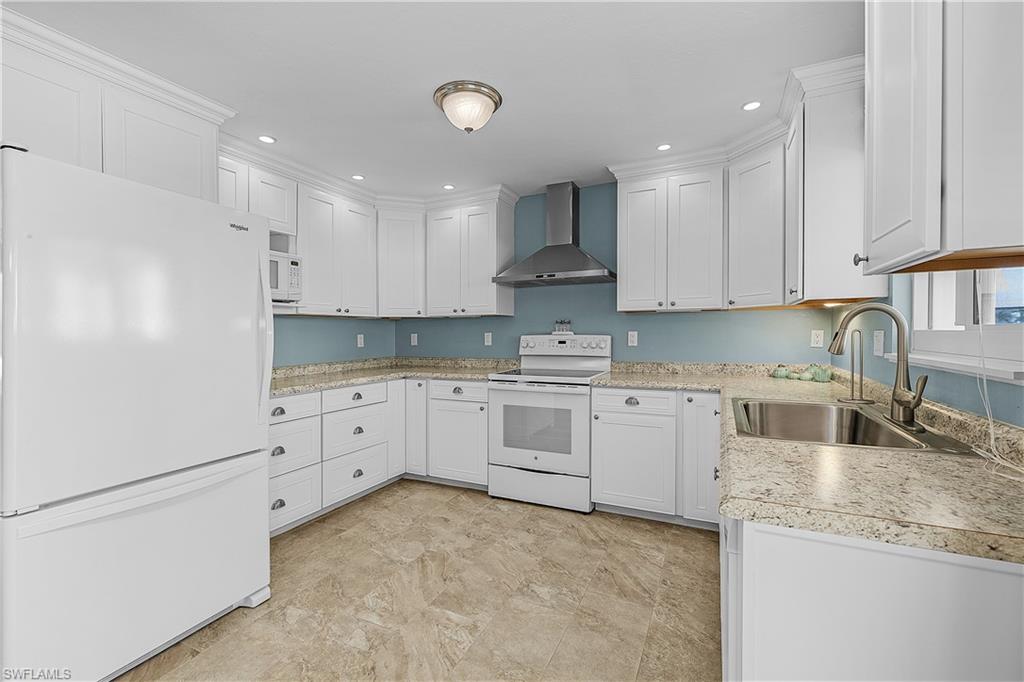 7815 Bocilla Ln Property Photo 11