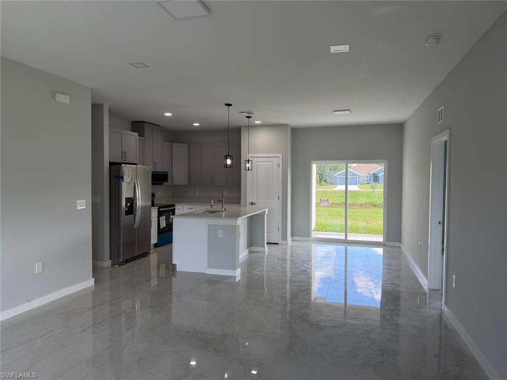 484 Westdale Ave Property Photo 8