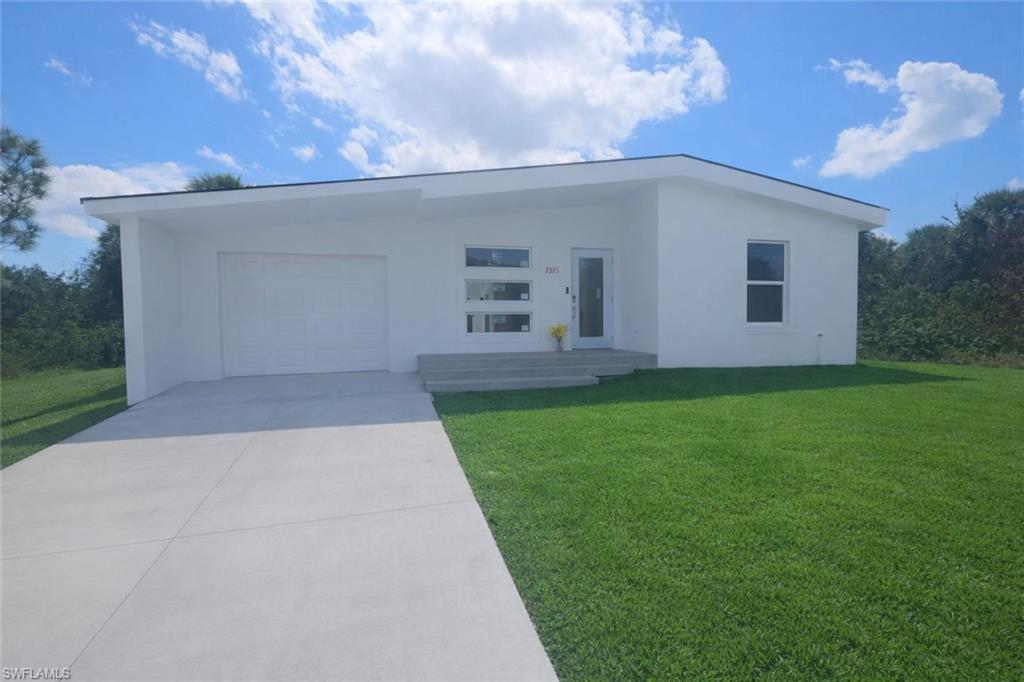 2905 26th ST W Property Photo 1