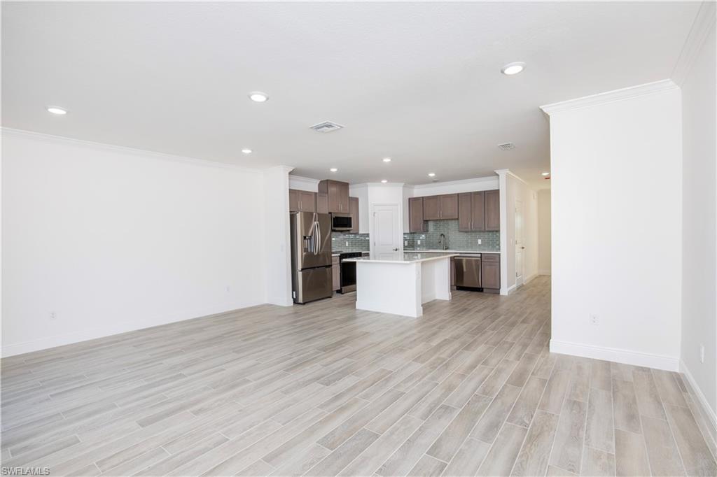 10536 Fountain Palm Cir Property Photo 5