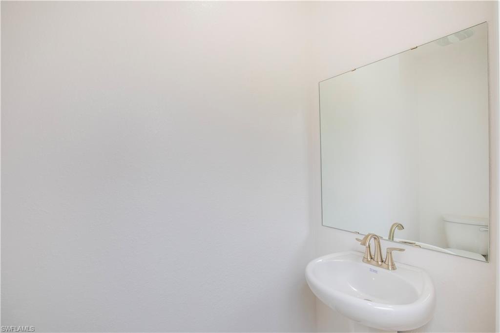 10536 Fountain Palm Cir Property Photo 8