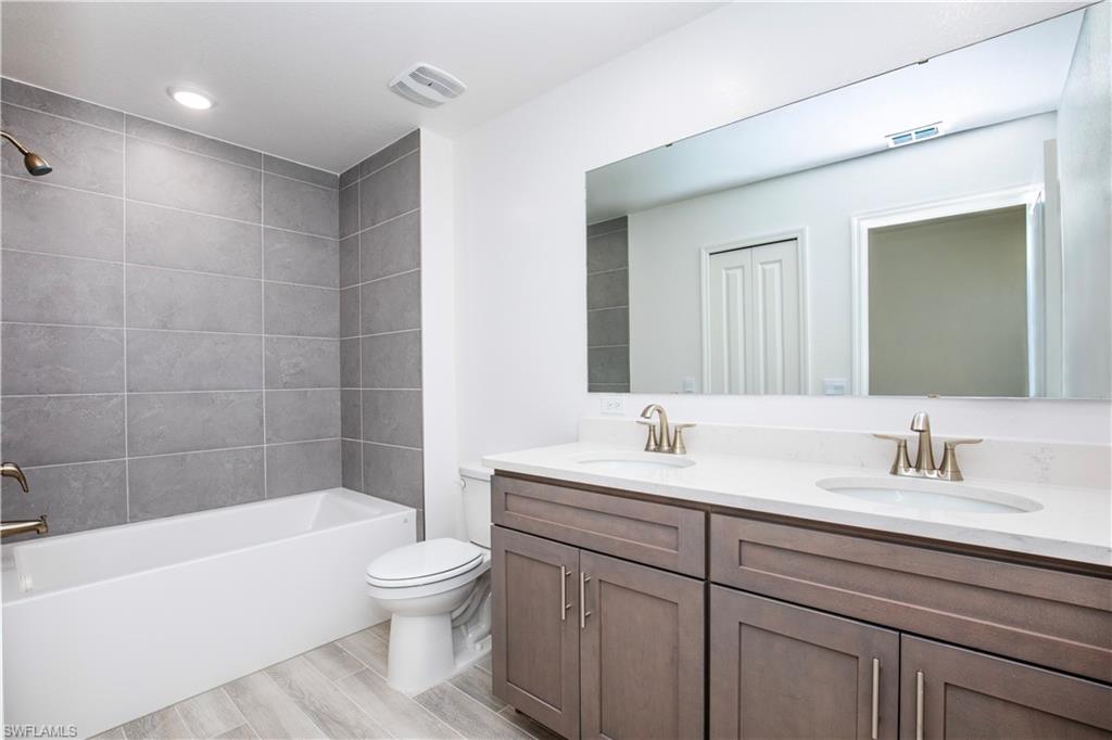 10536 Fountain Palm Cir Property Photo 12