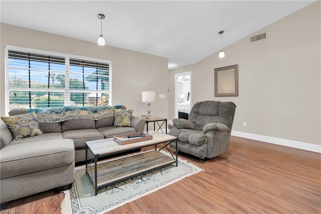10438 Lakeport Ct Property Photo 6