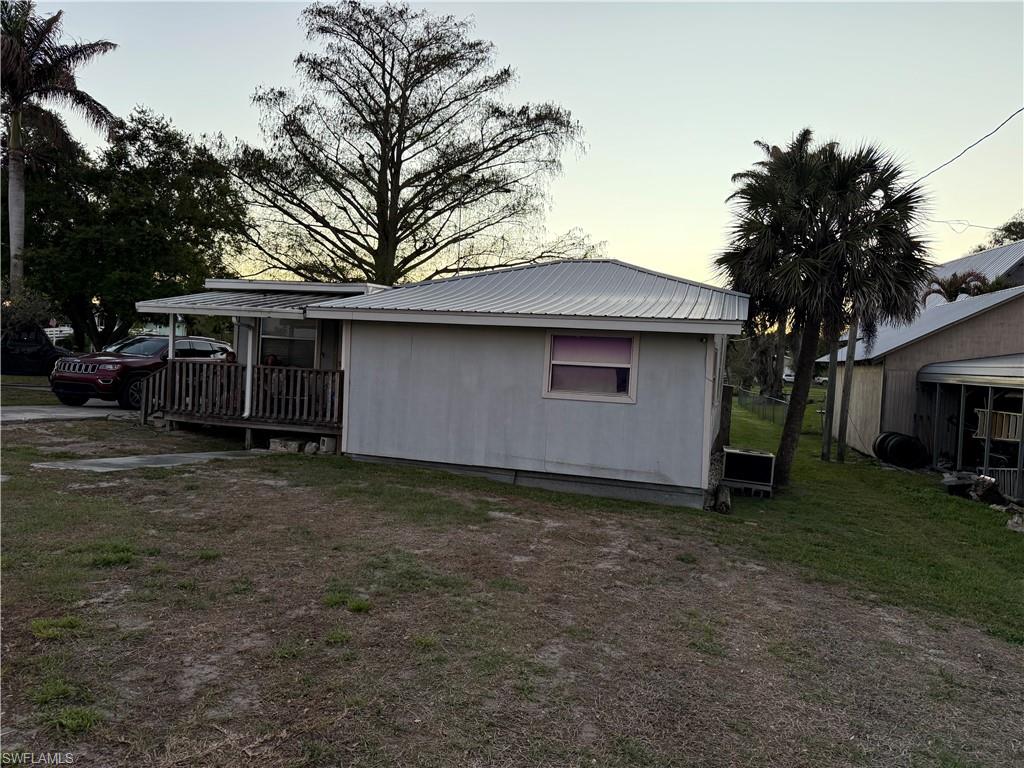 815 Riverside Dr Property Photo 3