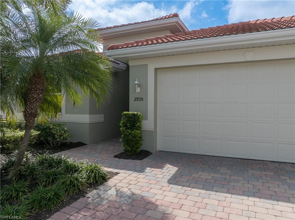 2935 Sunset Pointe Cir Property Photo 4