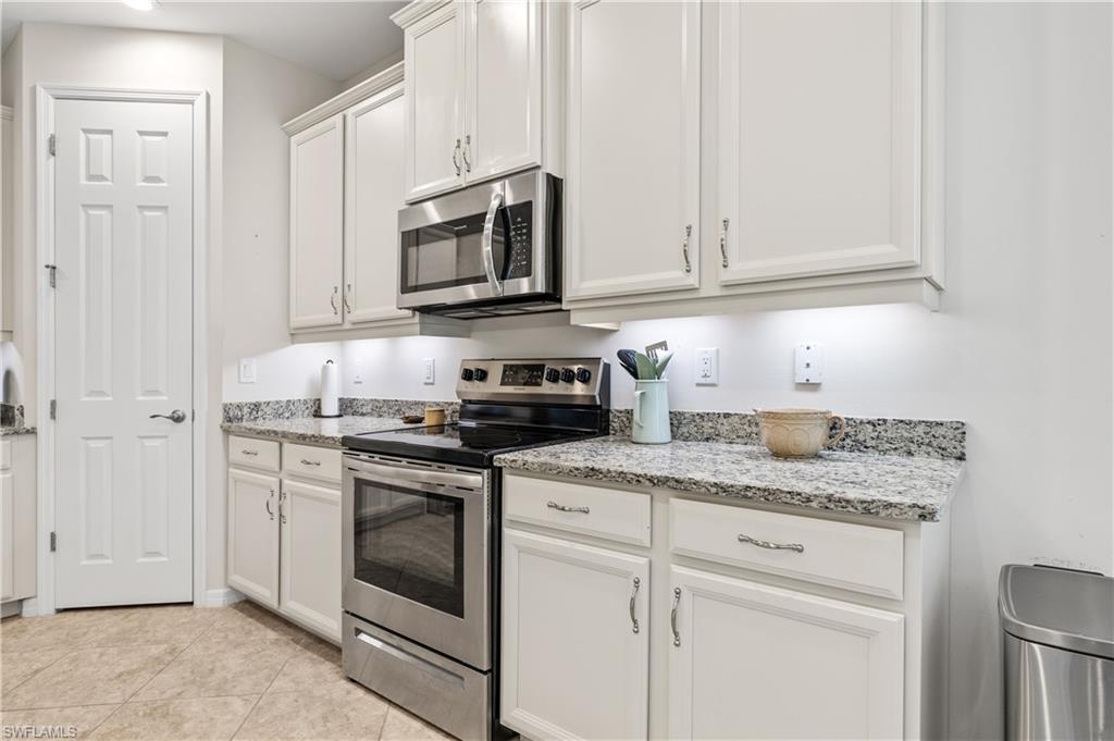 2935 Sunset Pointe Cir Property Photo 8