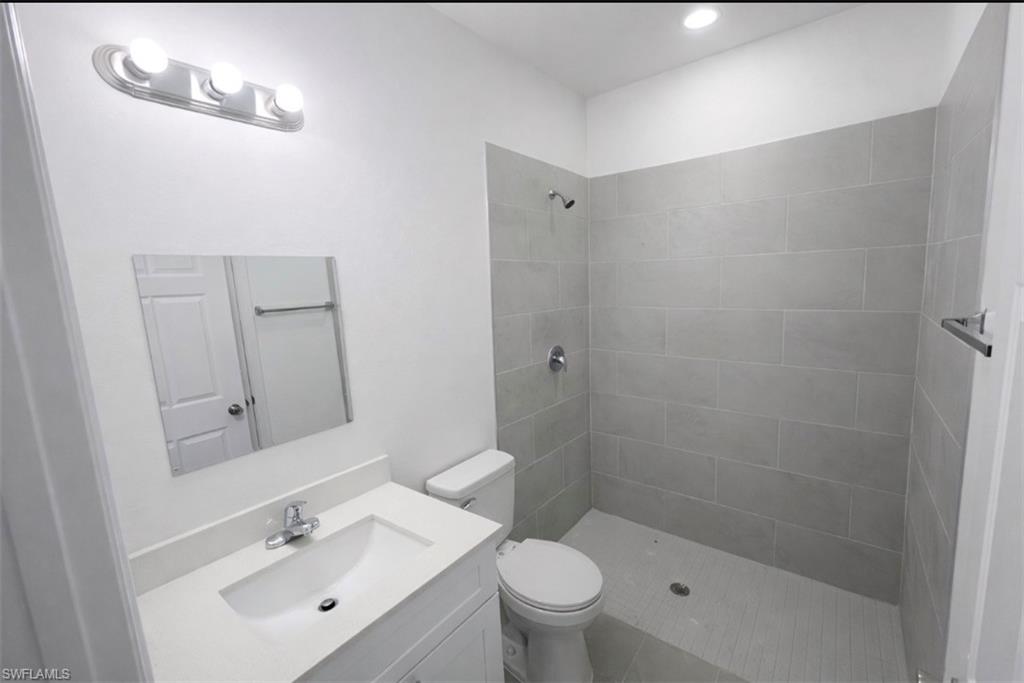 1139 Craft St E Property Photo 4