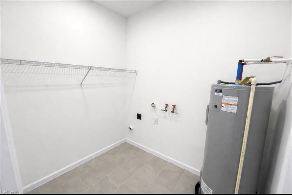 1139 Craft St E Property Photo 7